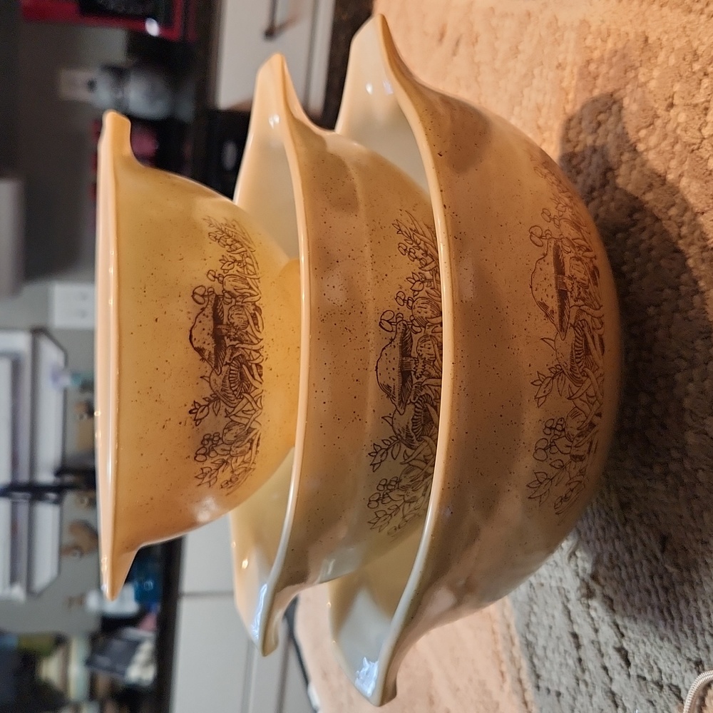 Vintage Pyrex mixing bowl set